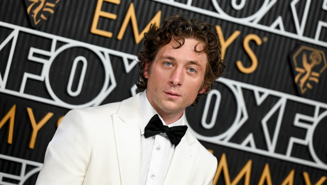 Jeremy Allen White Height